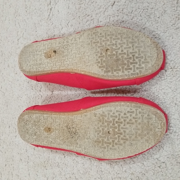 Red Canvas Slip-on Shoes Size 8.5 - Picture 6 of 6